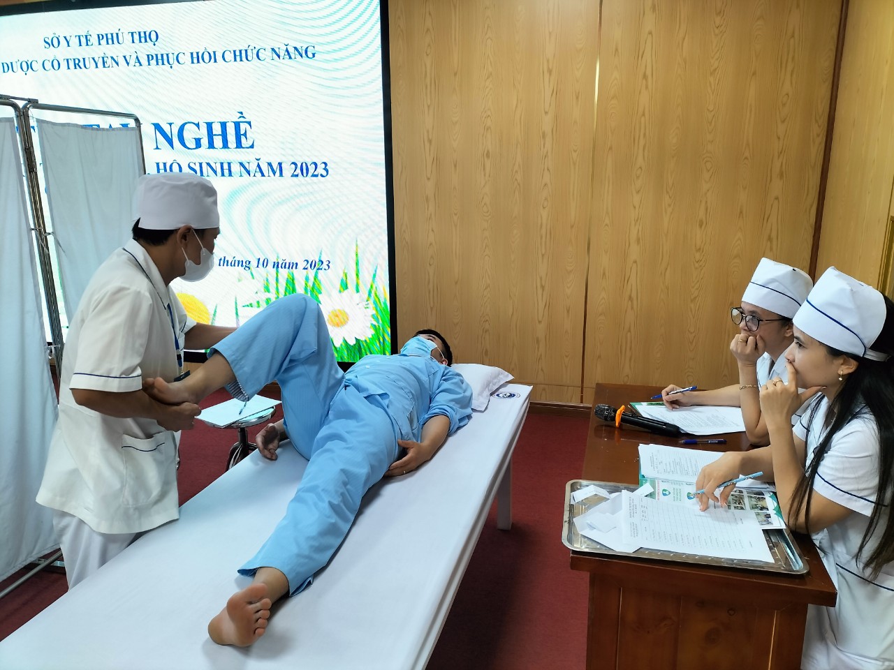 PHƯƠNG PHÁP VẬN ĐỘNG TRỊ LIỆU  TRONG PHỤC HỒI CHỨC NĂNG